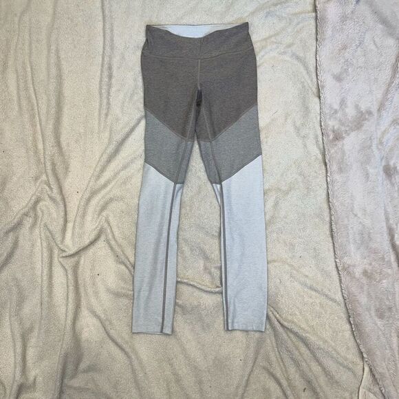 Outdoor Voices neutral tan and white chevron athleisure  compression leggings | - Picture 2 of 4